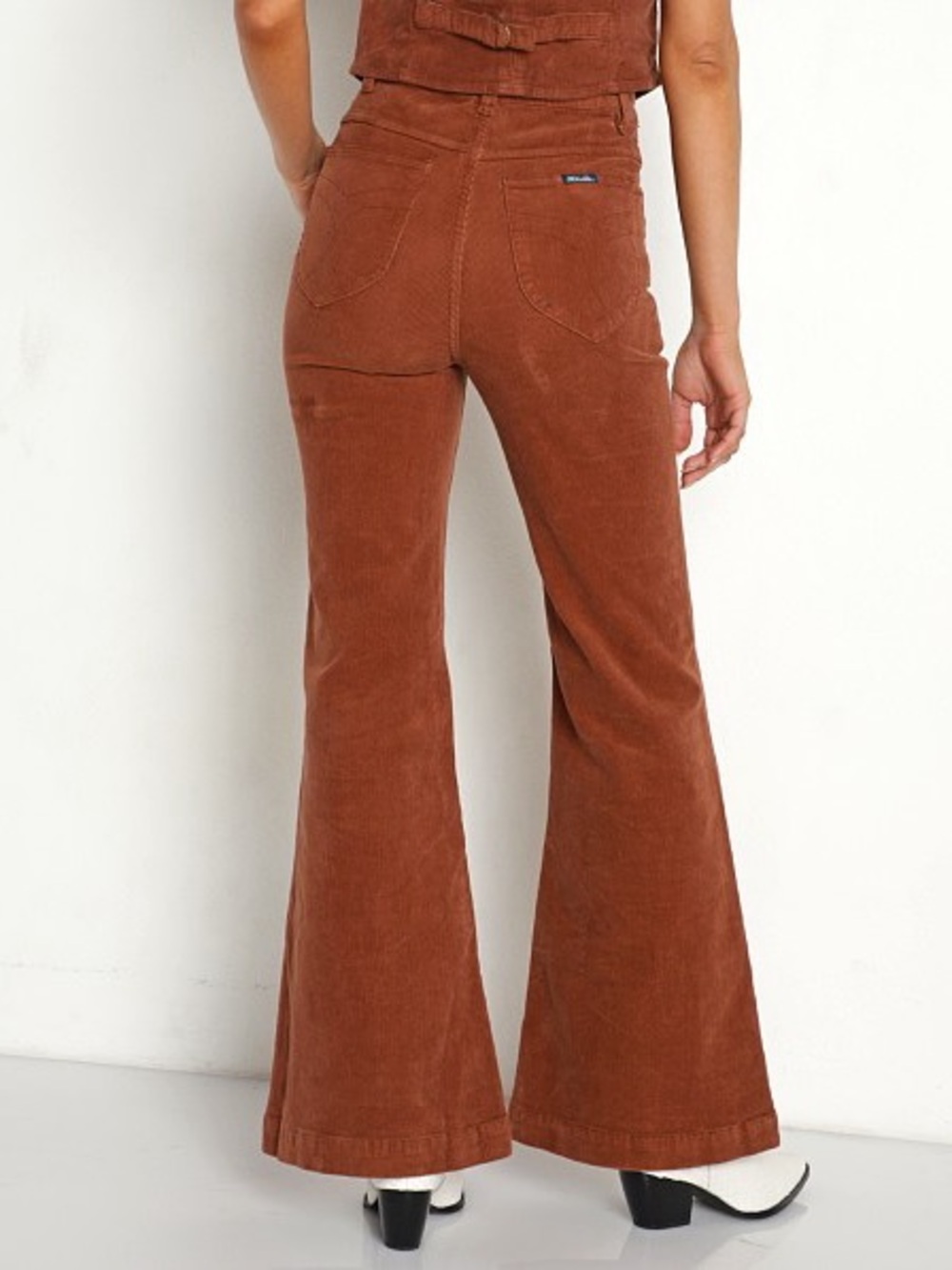 Rollas East Coast Flare Corduroy Pants Size 25 Rust Brown High Rise Stretch